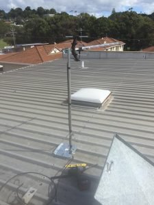 Roof mounted tv aerial